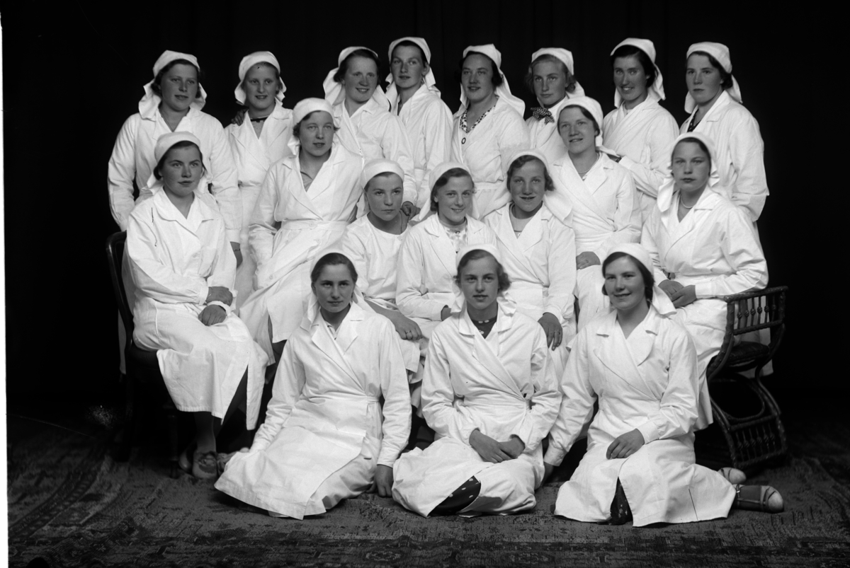 Christian Grundseth, HAMAR KOMMUNALE HUSMORSKOLE, GR: 19, UKJENTE ELEVER, VÅREN 1935.