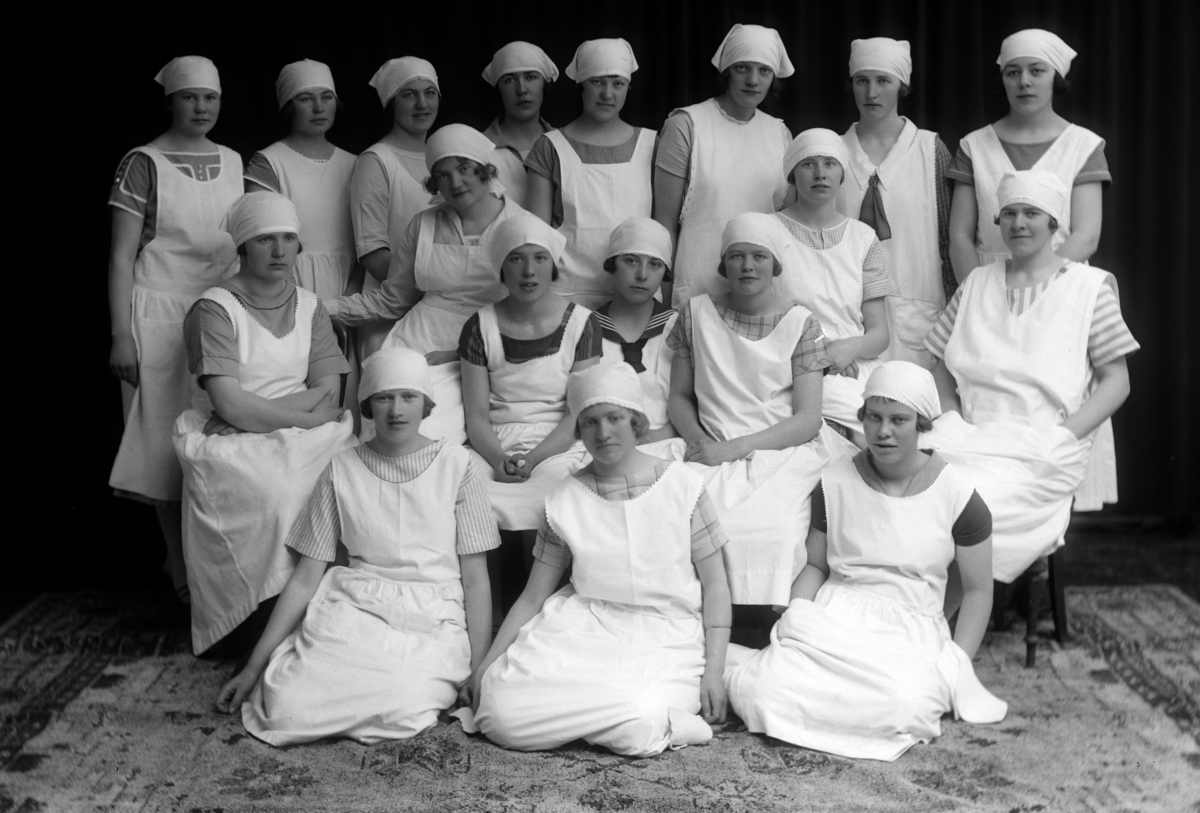 Christian Grundseth, HAMAR KOMMUNALE. HUSMORSKOLE, GR: 18, UKJENTE ELEVER VÅREN 1926.