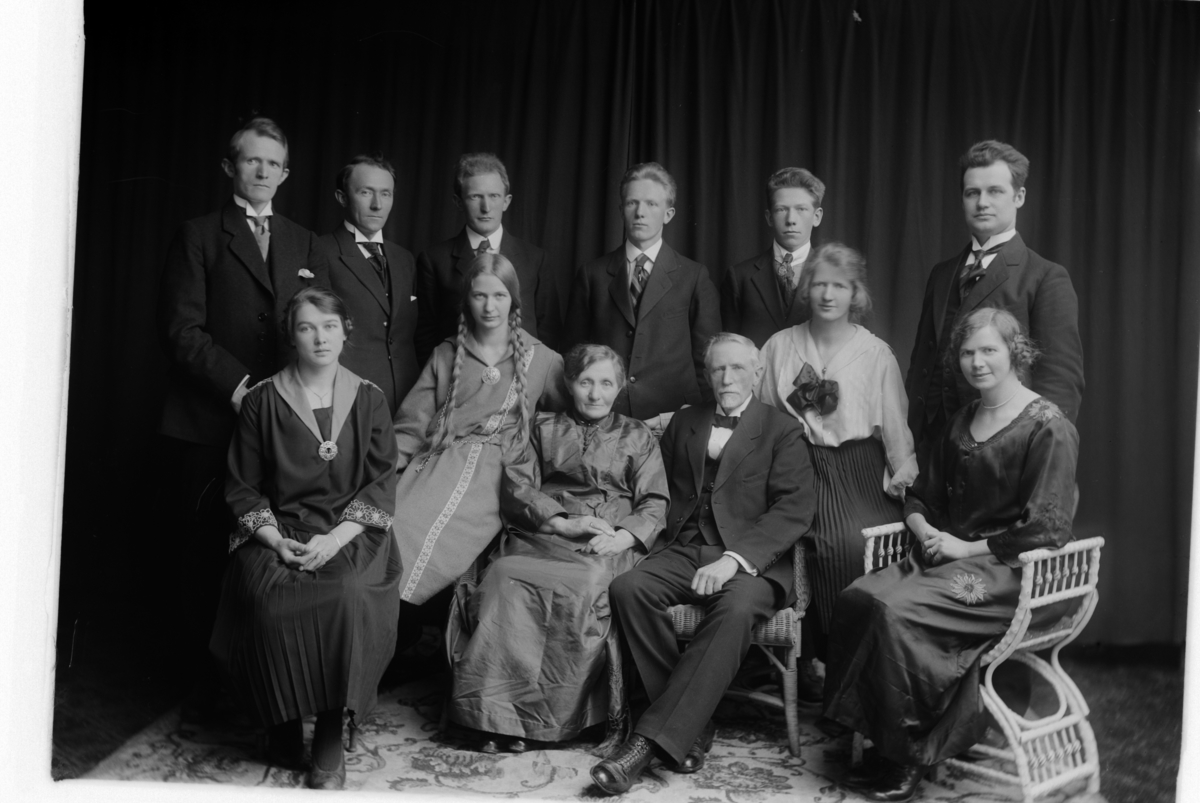 Christian Grundseth, OPSAHL LARS, VELDRE I RINGSAKER, GR: 12 FAMILIE, 27950.