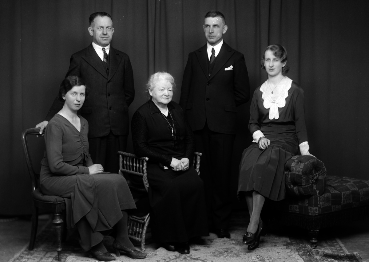 Christian Grundseth, ØSTBY BETZY, MED BARN, GR: 5, FAMILIE.