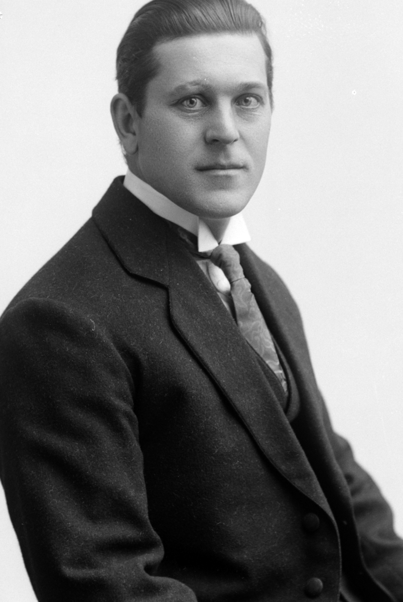Christian Grundseth, GRANBERG A. , HALVFIG. , 25067