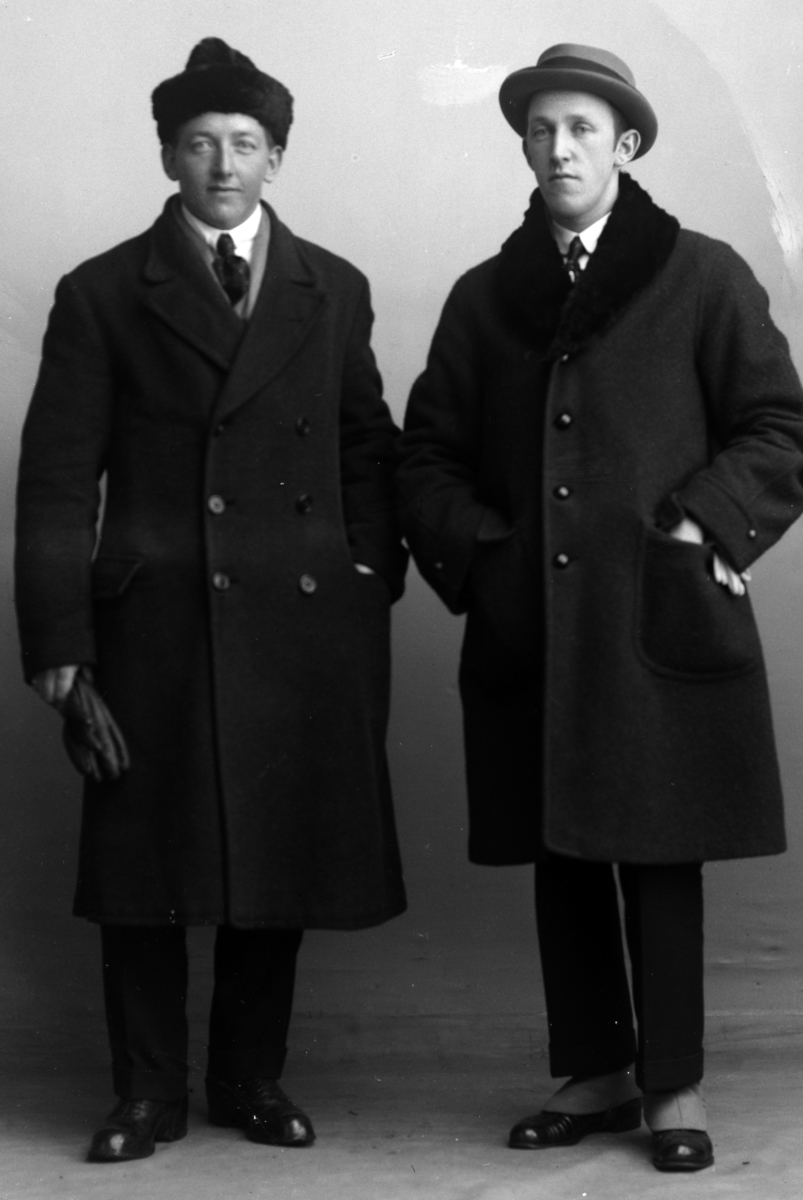 Christian Grundseth, GUDBRANDSEN HALVOR, GR: 2 MENN M/YTTERTØY, 23469