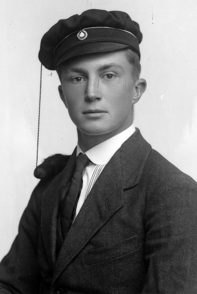 Christian Grundseth, NYKVIST OTTO, HALVFIG. , STUDENT, 24704