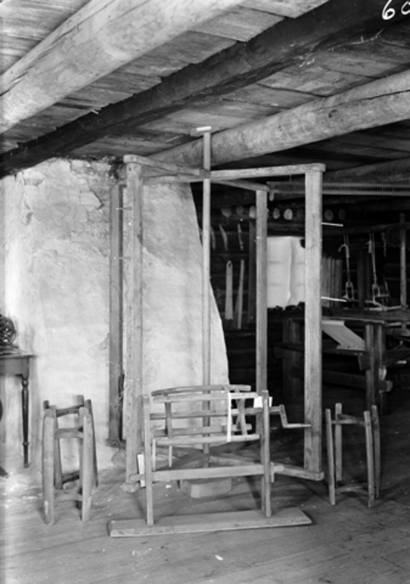 Toralv Bleken-Nilssen, OF. UKJENT. TEKSTILREDSKAP.