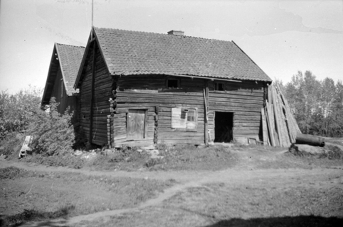 Toralv Bleken-Nilssen, GYRUD. OTTESTAD, Stange. TO DRIFTSBYGN.