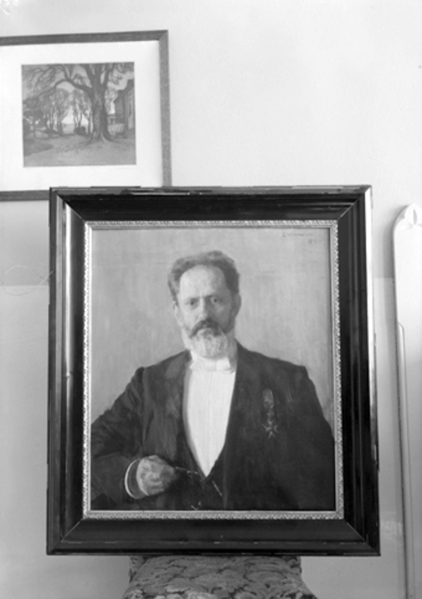 Anno Domkirkeodden, MALERI, PORTRETT, REKTOR CARL W. L. HORN 1843-1914. MALERI AV ERIK WERENSKIOLD 1901. SE HEDMARKSMUSEET 100 ÅR S. 19. SE OGSÅ HHD-3558-5