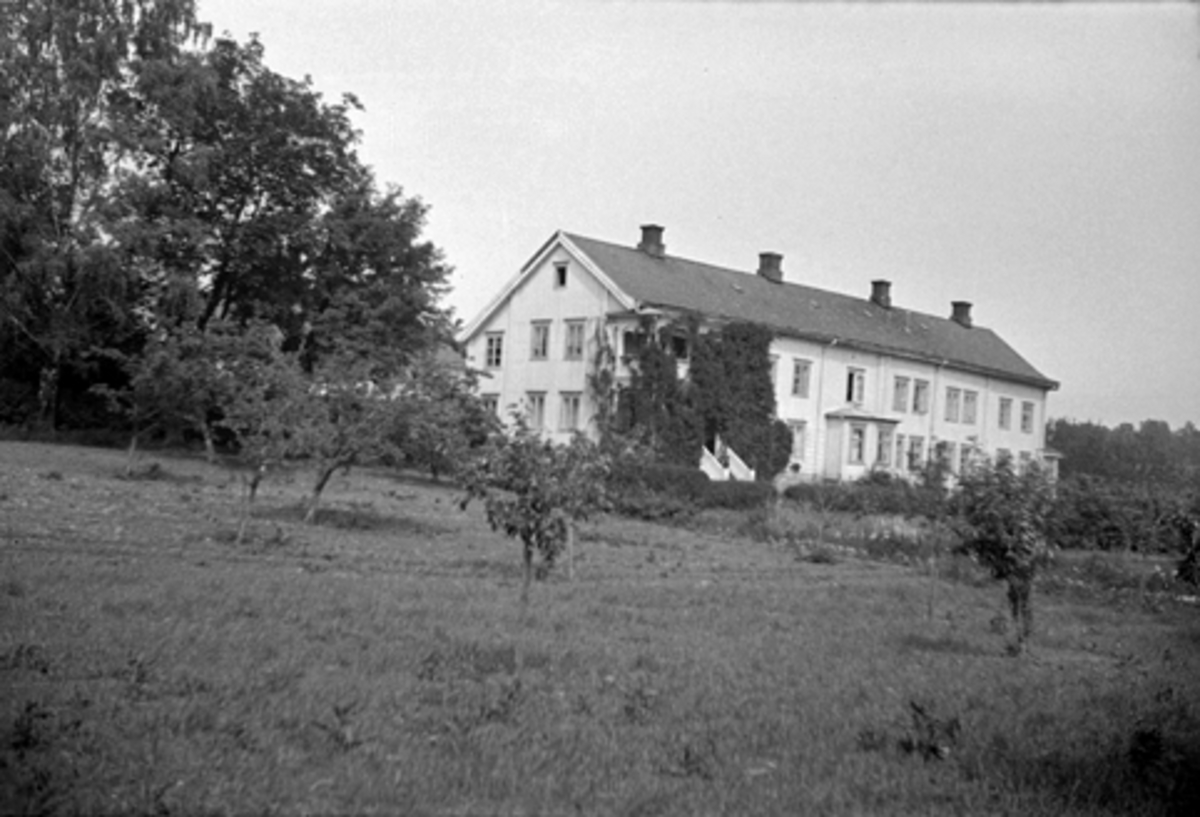 Anno Domkirkeodden, ÅKER GÅRD, HOVEDBYGNING, VANG HEDMARK.