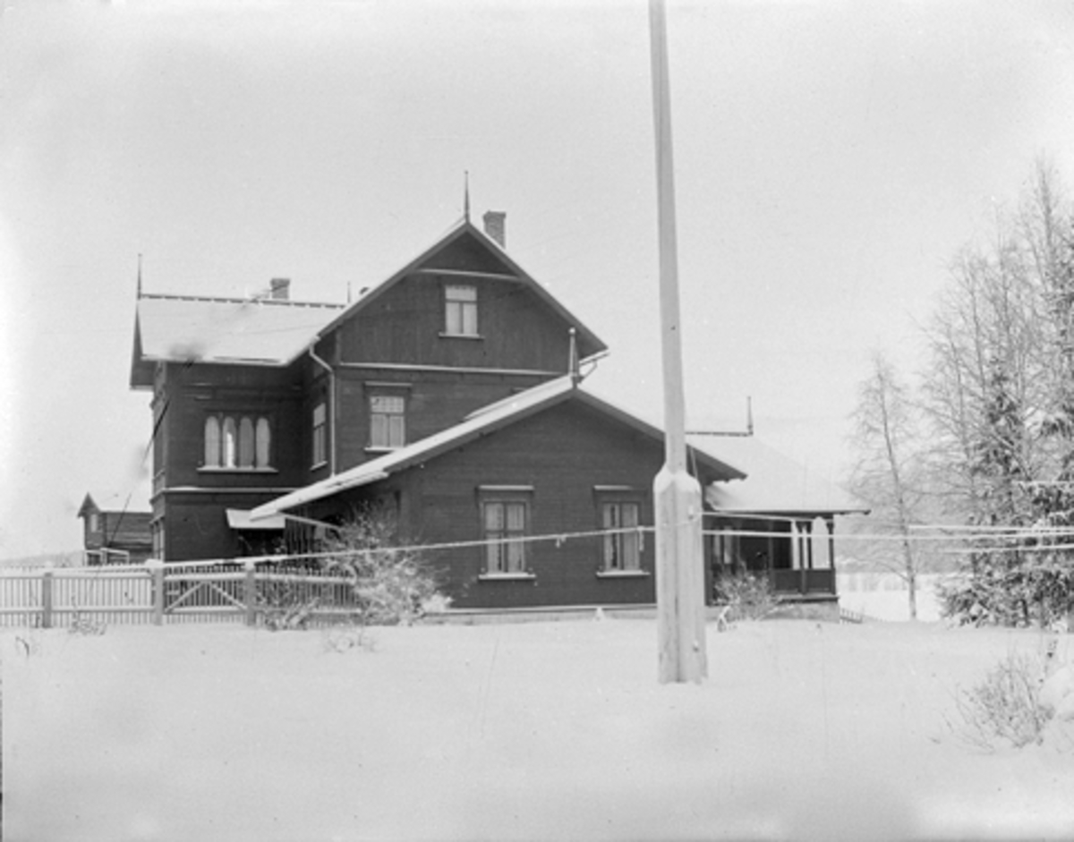 Anno Domkirkeodden, ORDFØRER RUDS (?) HUS "NEGÅRD", STORELVDAL. TEGNET AV A. HALVORSEN. GLASSPLATE.