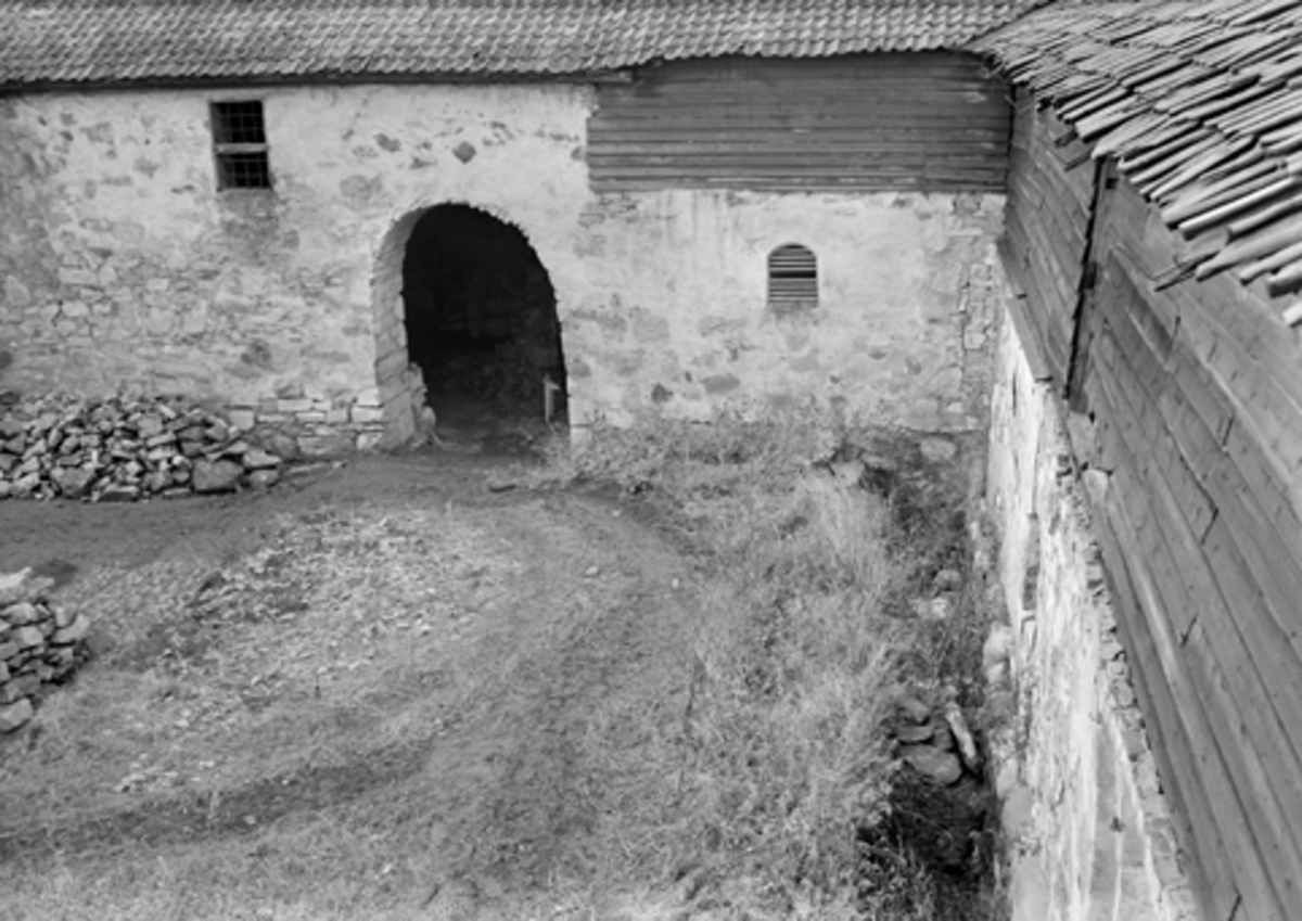 Anno Domkirkeodden, HAMAR BISPEGÅRD, HAMARKAUPANGEN, BORGGÅRDEN, STORHAMARLÅVEN, DOMKIRKEODDEN, UTGRAVING, ARKEOLOGI, GERHARD FISCHER, FOTO NORMANN, 13. 10. 1948, FOTO 25.