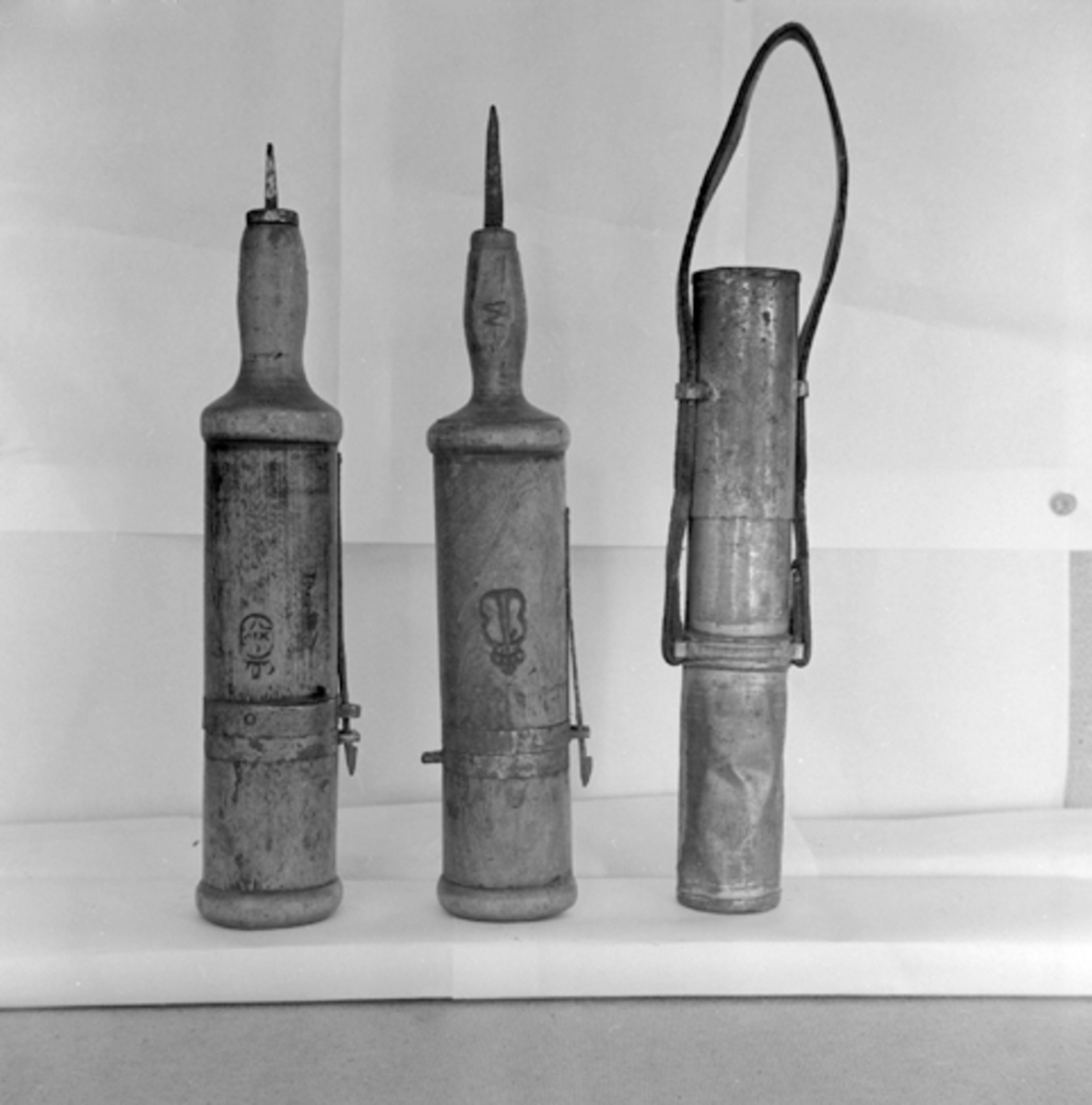 Anno Domkirkeodden, GJENST. , FOTO, 3 BUDSTIKKER.