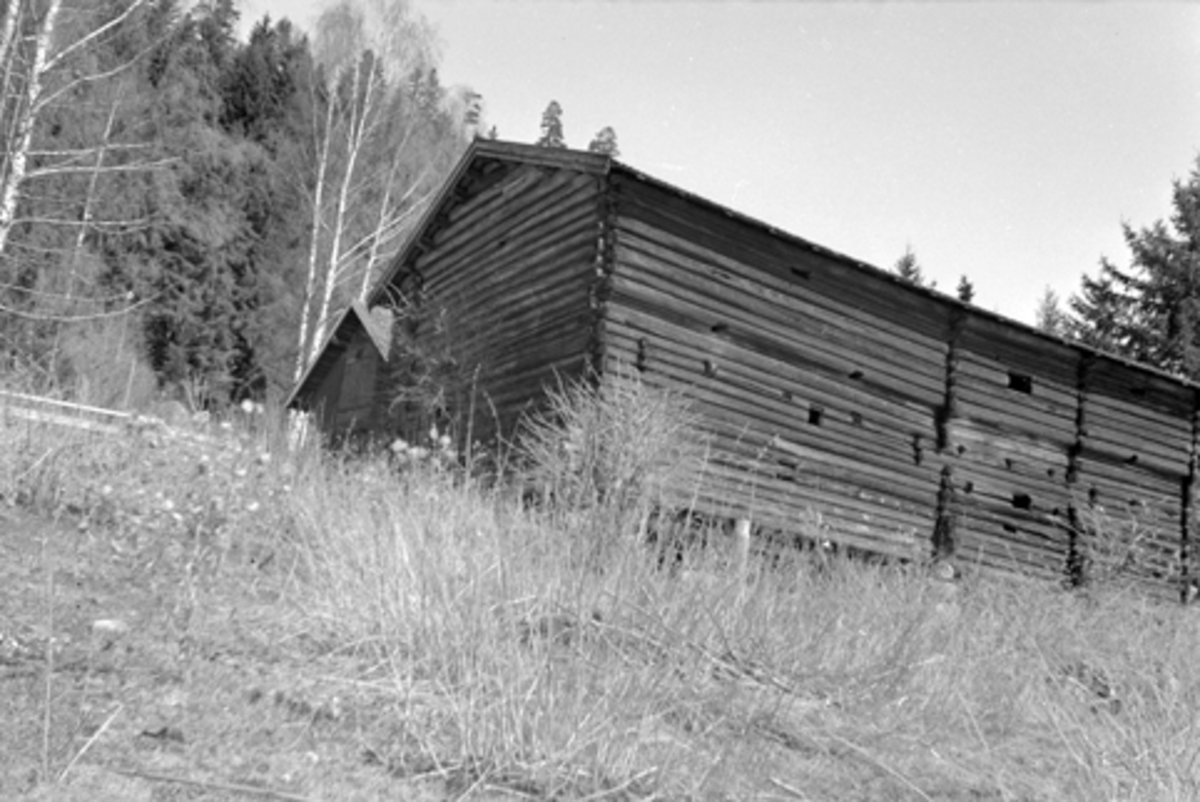 Anno Domkirkeodden, STALL, TØMMERLÅVE, BERG, RING i Ringsaker, NÅ HH. HDH. 35. SENERE FLYTTET TIL HEDMARKSMUSEET. LIGGER LAGRET (2009).