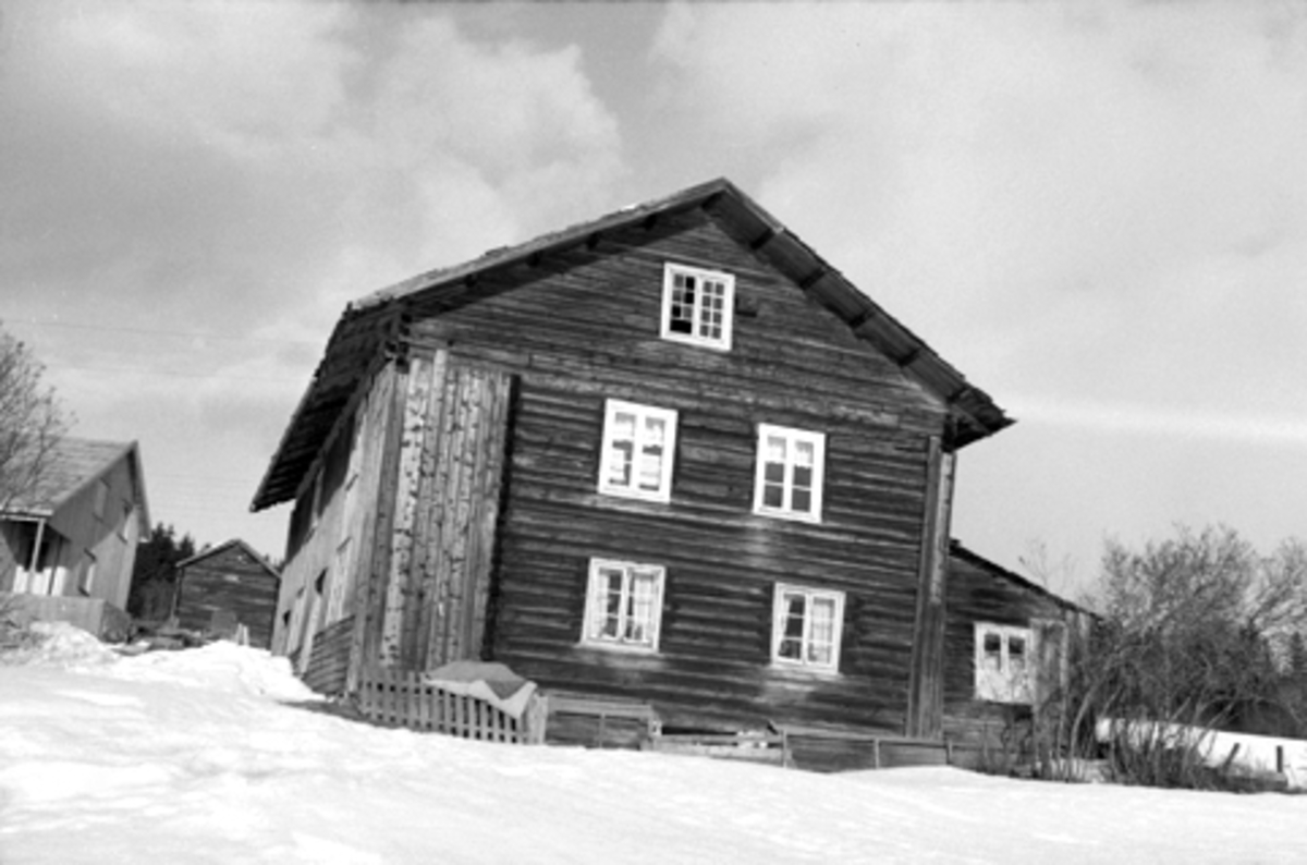Toralv Bleken-Nilssen, SVEEN I VELDRE, Ringsaker. FOTO: TORALV BLEKEN NILSSEN, 1960.
