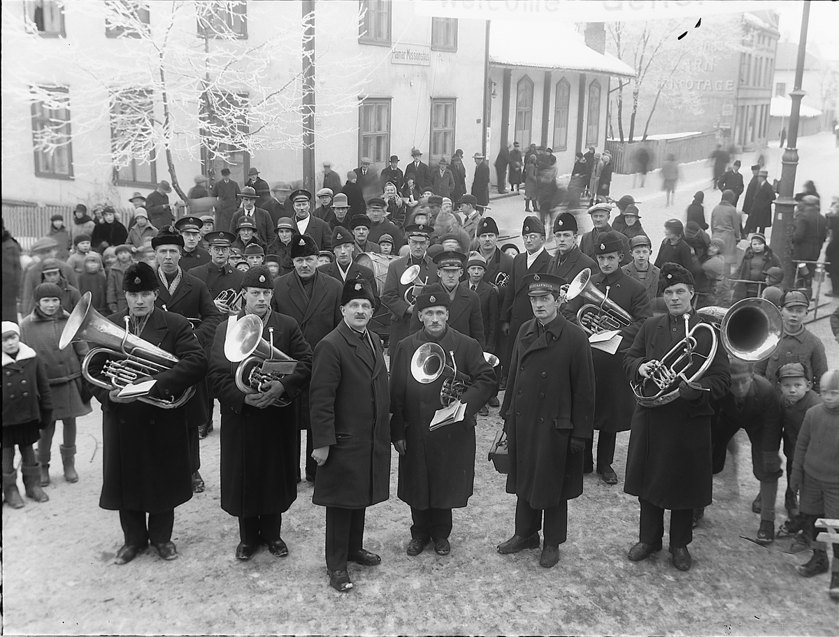 Christian Grundseth, HAMAR FRELSESARMEEN MUSIKKORPS I TORGGATA, 1929. Hamar Misjonshus. Instrumenter, hornmusikk.