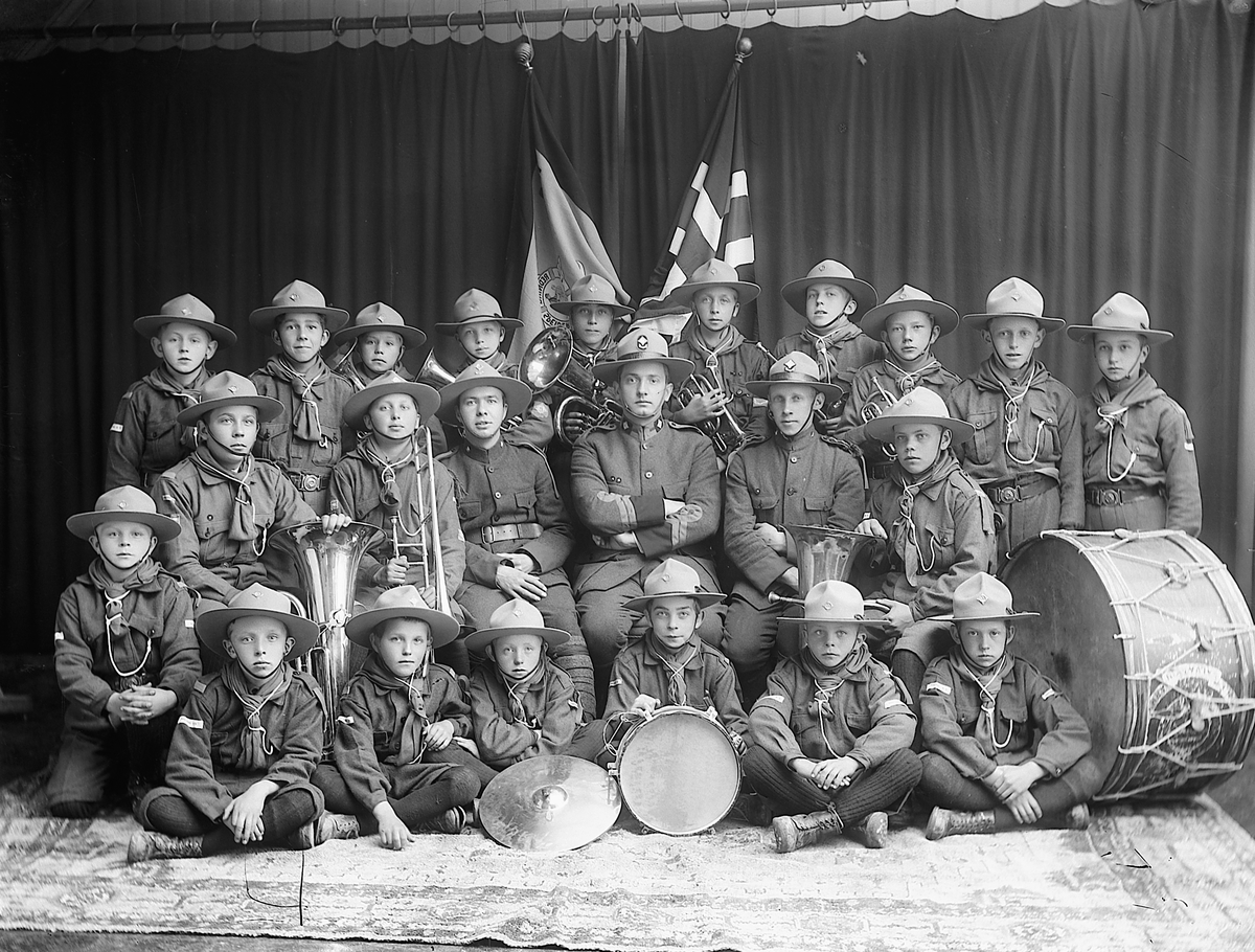 Christian Grundseth, FRELSESARMEENS SPEIDERGRUPPE MED INSTRUMENTER. MUSIKKORPS.