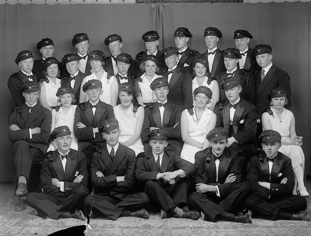 Christian Grundseth, HAMAR KATEDRALSKOLE. STUDENTER. GRUPPE. KVINNER OG MENN.