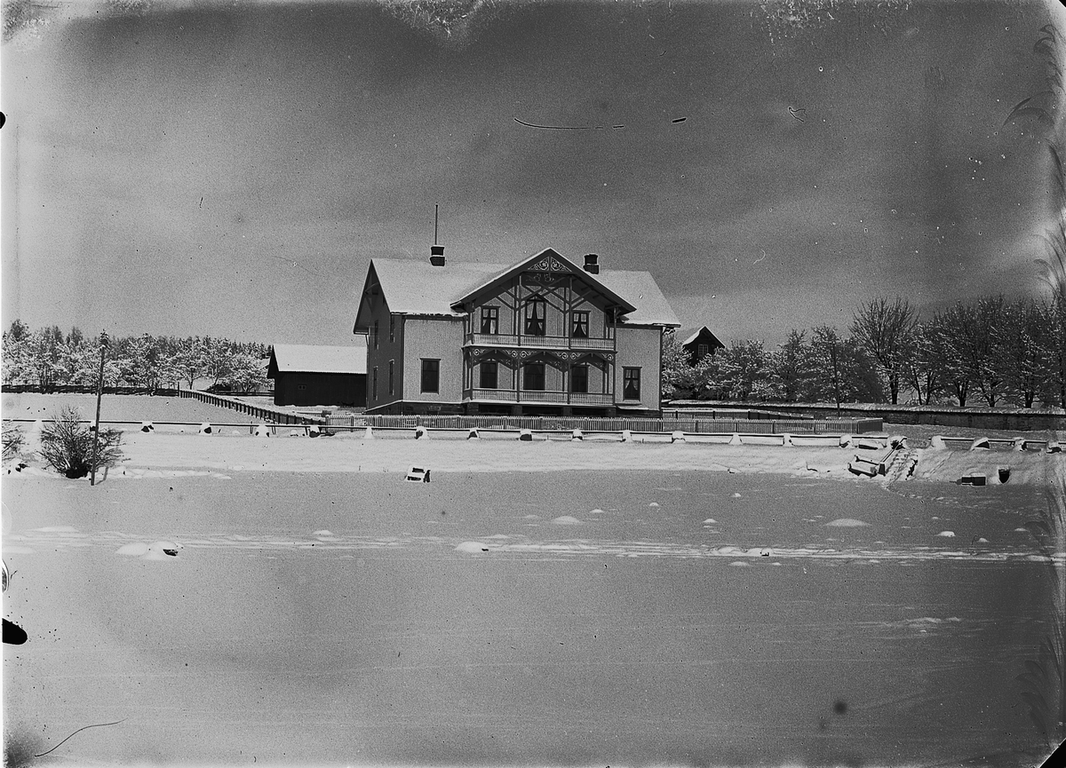Martin Finborud, Tingnes forsamlingshus på Nes, Hedmark.