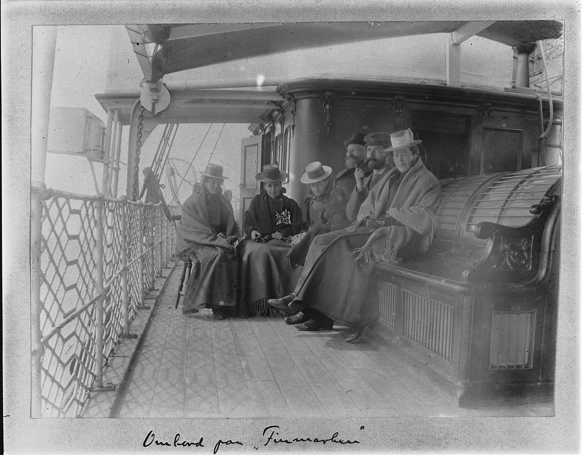 Johan Albert Steen, GRUPPE 6 PERSONER OMBORD I BÅTEN FINMARKEN.