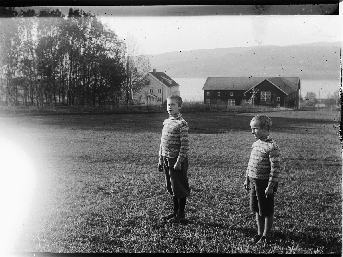 Mikkel Sveinhaug, TO UKJENTE BARN.