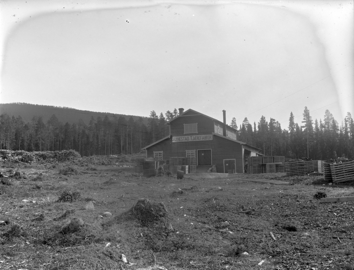 Ole Hansen Løken, Hanstad tjærefabrikk, Øvre Rendal.