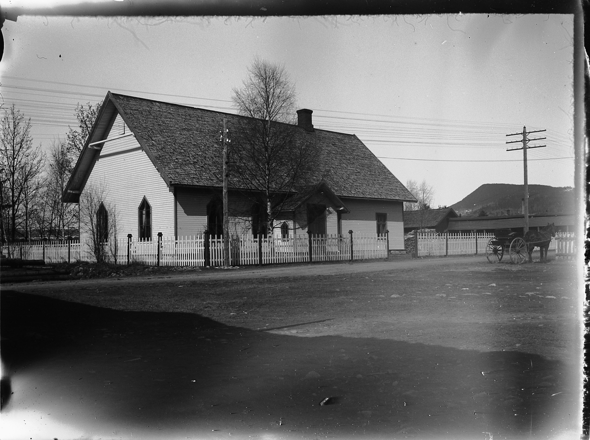Ole Hansen Løken, BEDEHUSET PÅ FURNESSIDEN I BRUMUNDDAL, MAUSETVEGEN, STO FERDIG 1892.