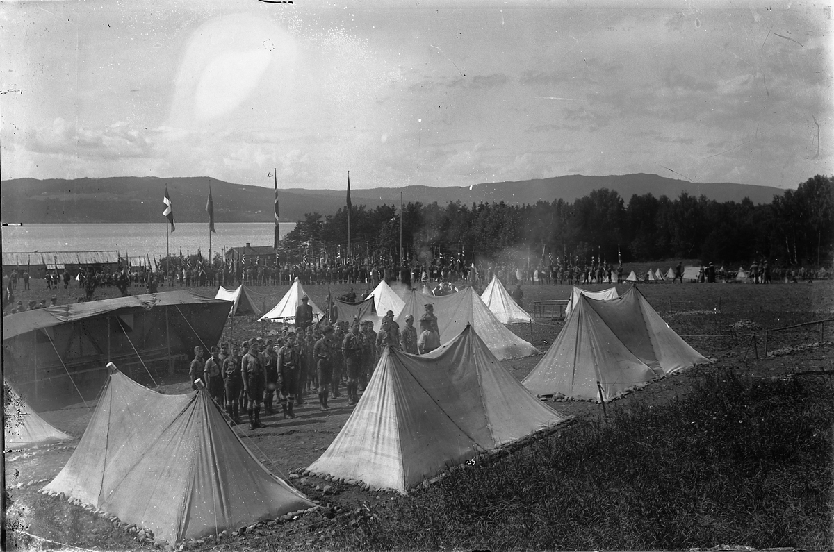 Oscar Løberg, SPEIDERLEIR, LANDSLEIR, PÅ STORHAMAR 1924, TELT.