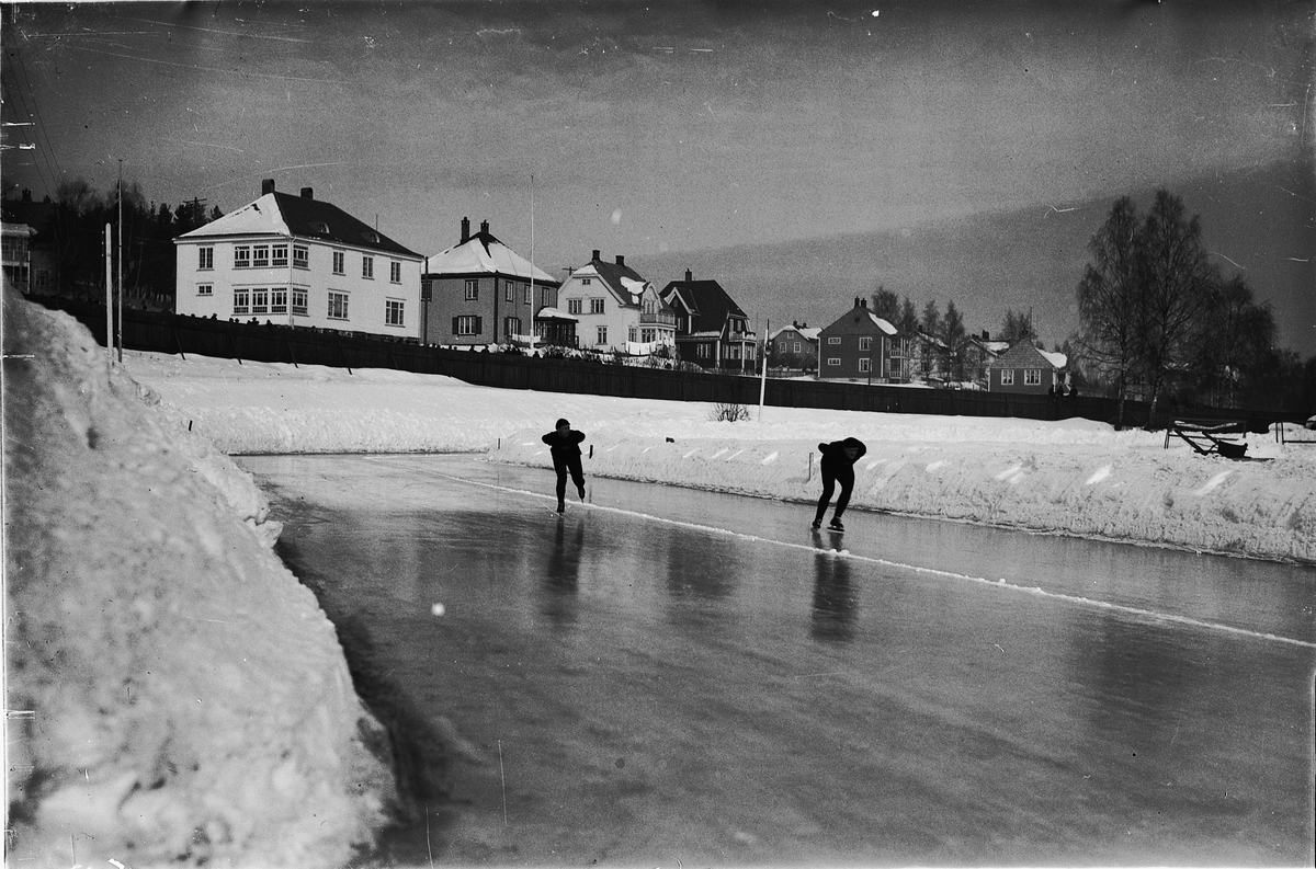 Oscar Løberg, SKØYTER PÅ HAMAR STADION, EUROPAMESTERSKAPET 1934?