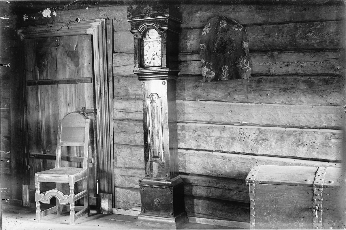Oscar Løberg, HEDMARKSMUSEET, INTERIØR GRIMSRUDBYGNINGA.
