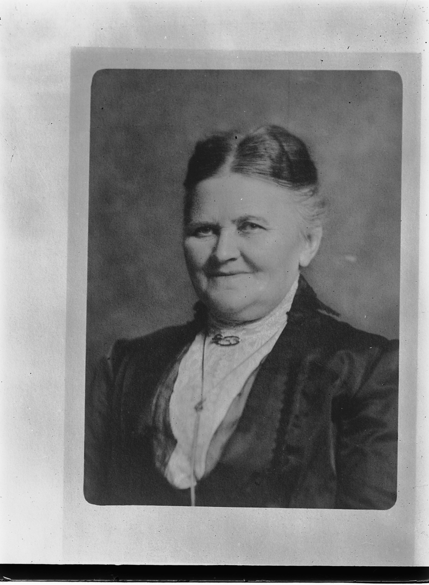 Johs. (Johannes) Johannessen, Ukjent kvinne.