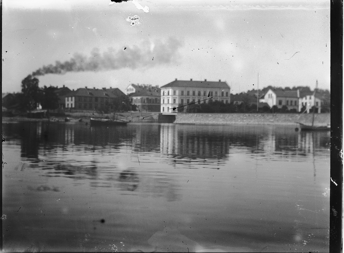 Johs. (Johannes) Johannessen, Hamar sett fra Mjøsa.