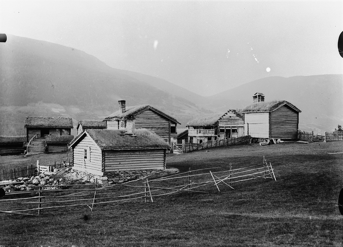 Mina Skraastad, Ukjent gard.