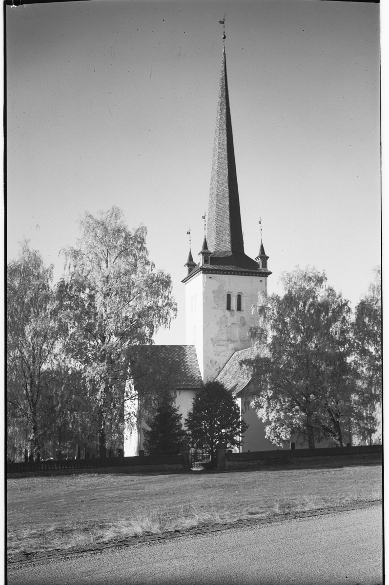 Håkon Prestkværn, RINGSAKER KIRKE.