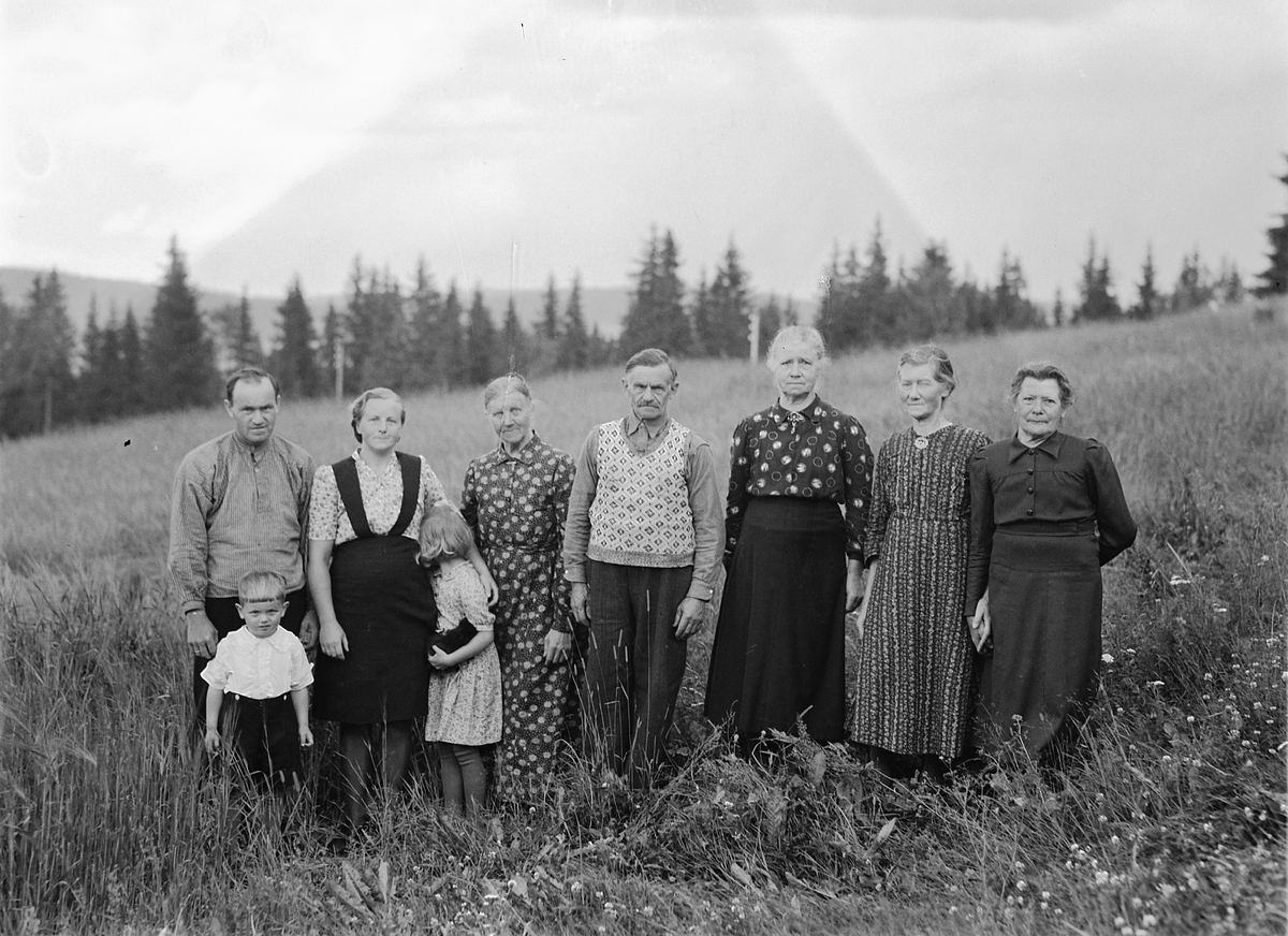 Håkon Prestkværn, Dahl, familiegruppe 9, ukjente.