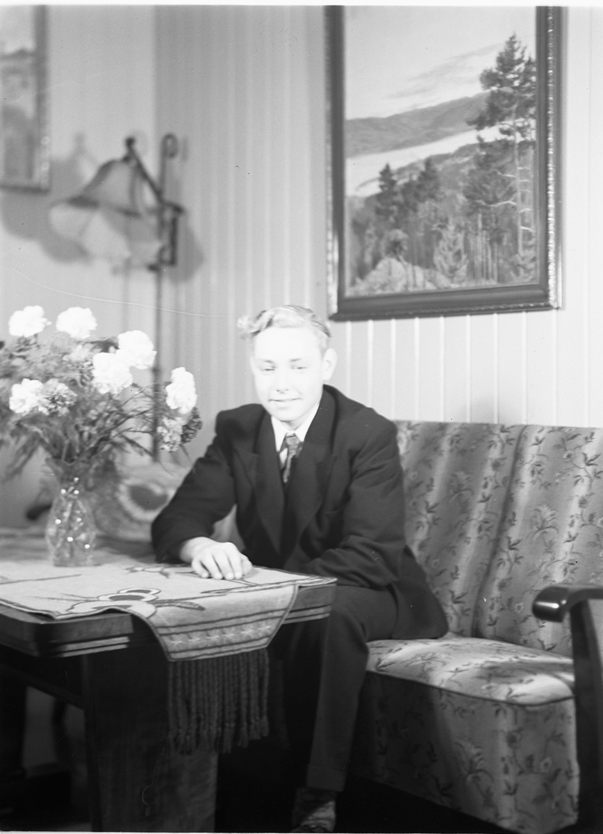 Håkon Prestkværn, KONFIRMANT, 1947.