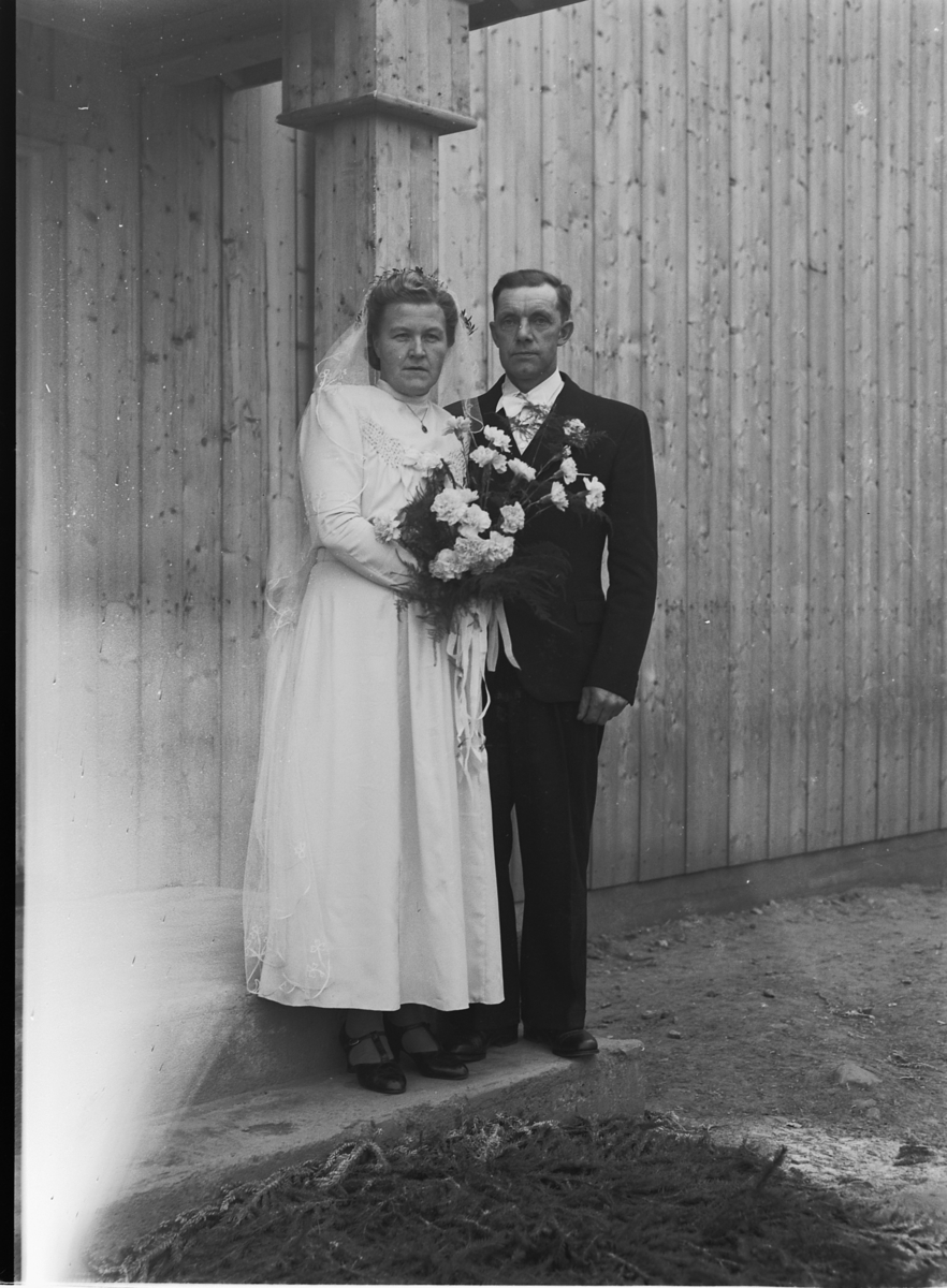 Håkon Prestkværn, BRUDEPAR, HARALD BØVERSVEEN, 1947.