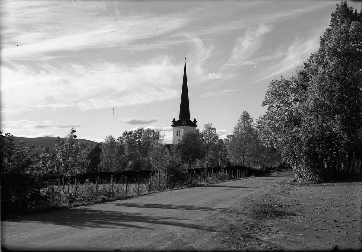 Håkon Prestkværn, Ringsaker kirke sett fra Tingvang.