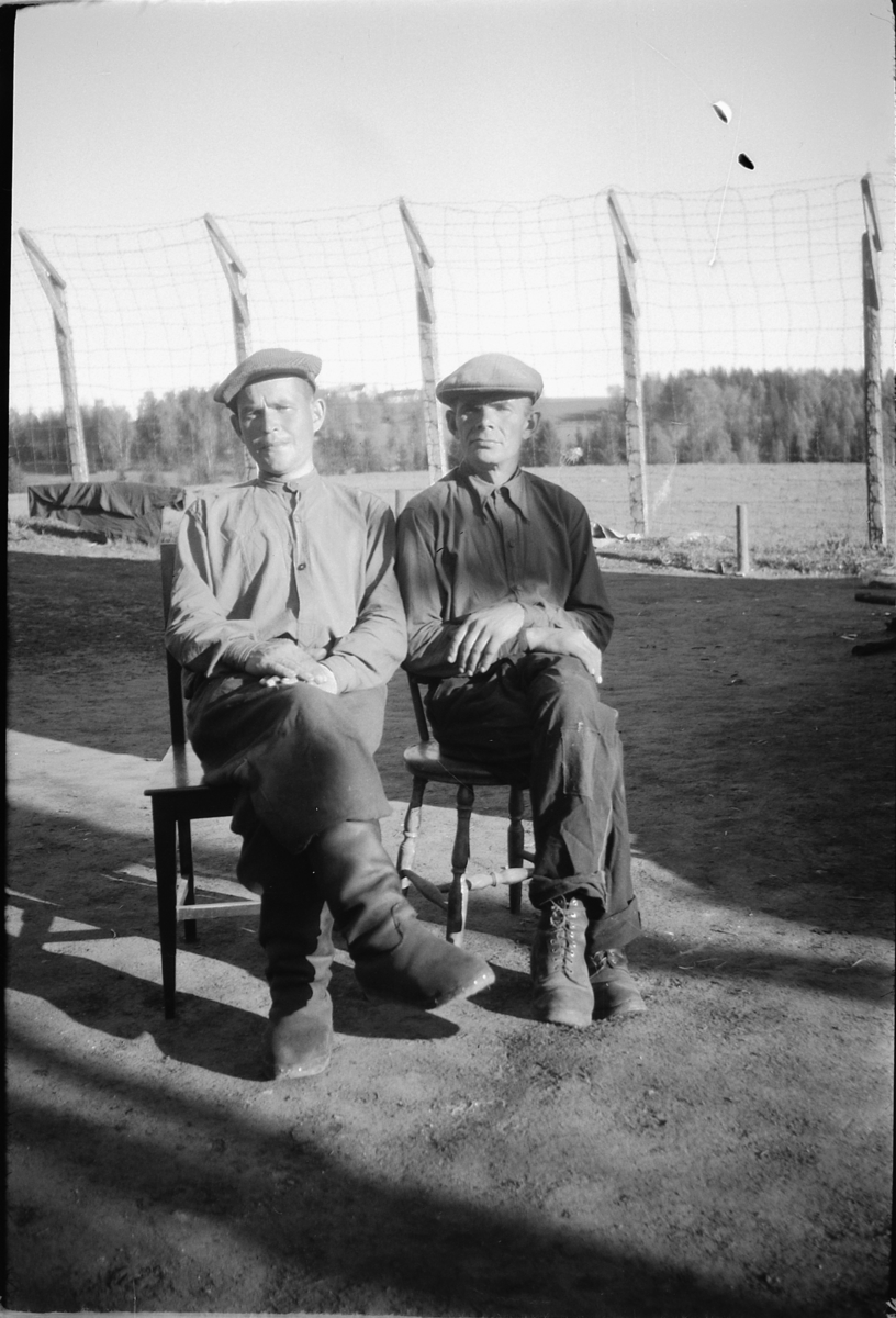 Håkon Prestkværn, RUSSISKE KRIGSFANGER, RINGSAKER UNGDOMSLOKALE, 1944-1945.