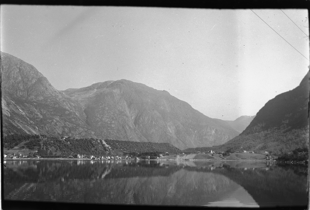 Håkon Prestkværn, Fjellandskap med sjø.