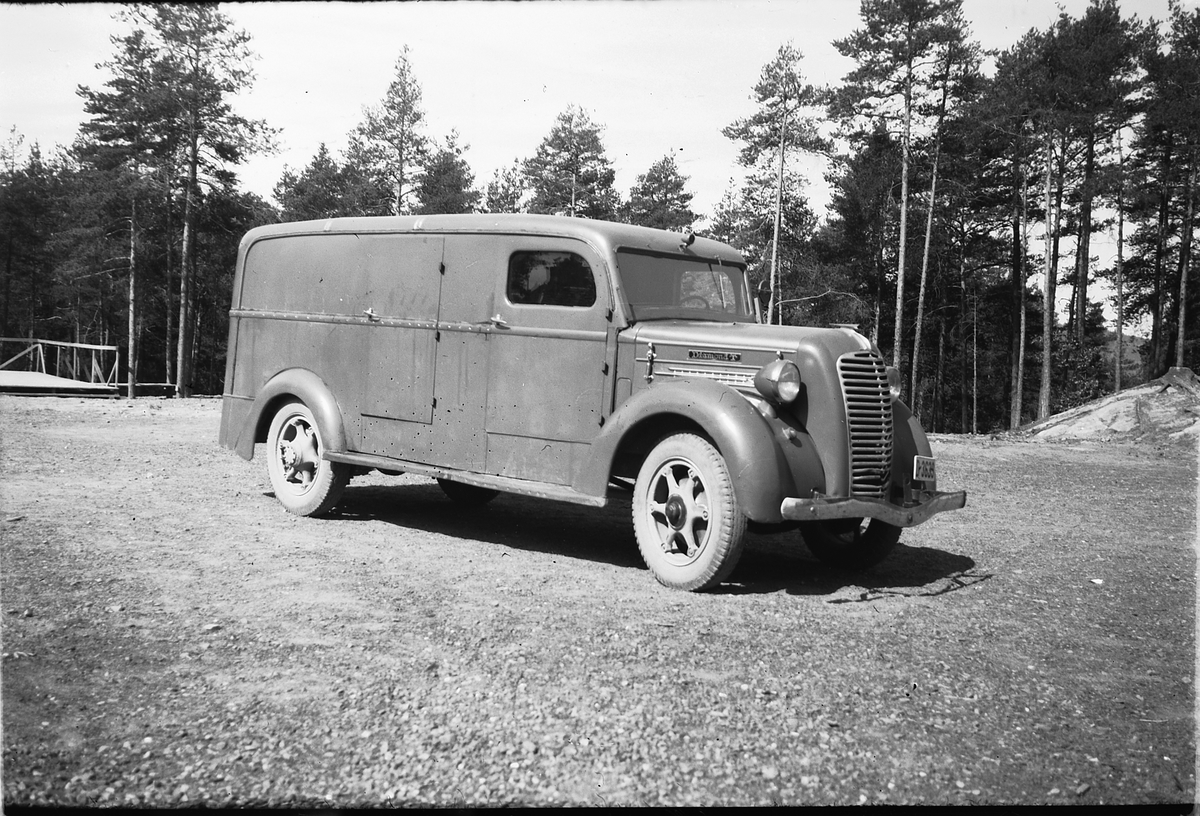 Håkon Prestkværn, DIAMOND T VAREVOGN 1936-37, VAREBIL
