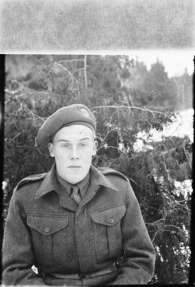 Håkon Prestkværn, Ukjent norsk soldat i uniform.