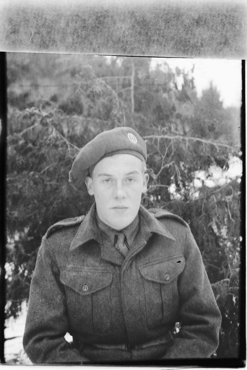 Håkon Prestkværn, Ukjent norsk soldat i uniform.