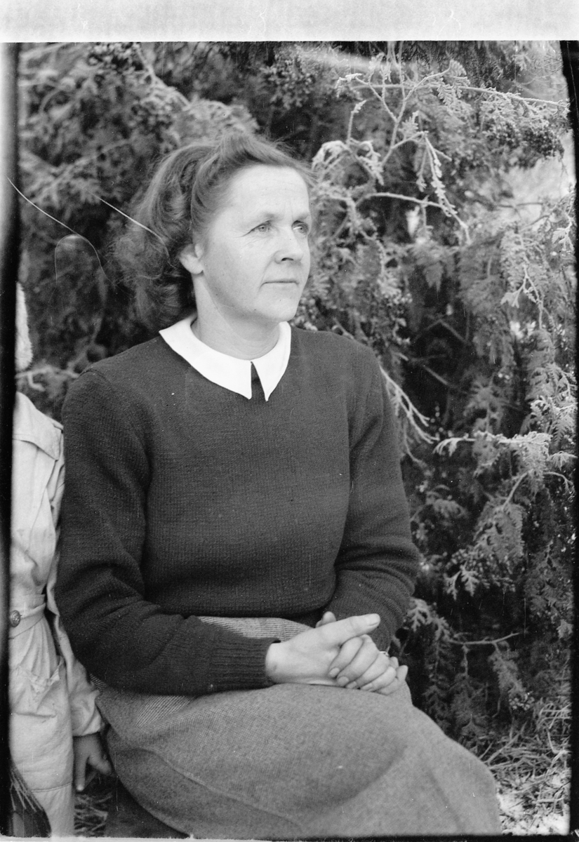 Håkon Prestkværn, Portrett, Martha Pettersen(født Prestkværn. )