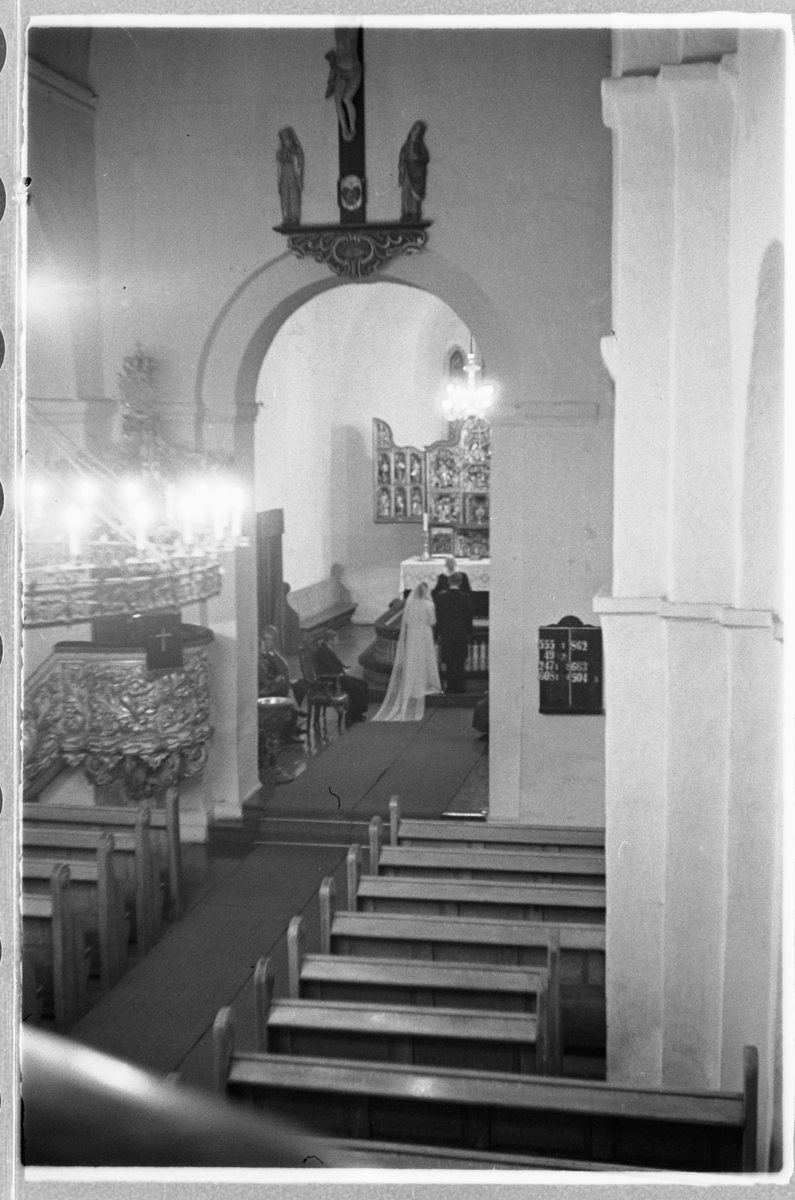 Håkon Prestkværn, Bryllup. Vielse i Ringsaker kirke.