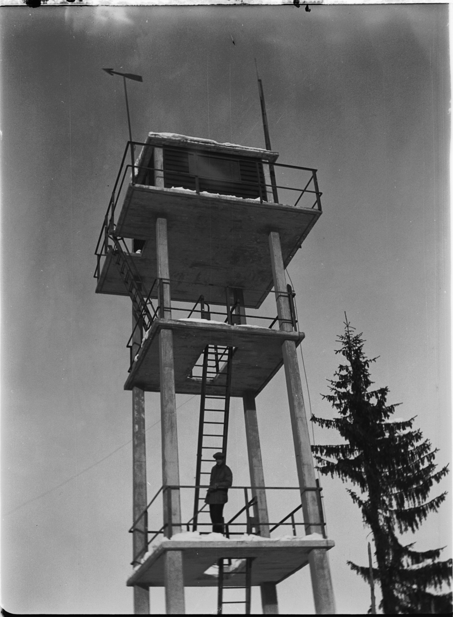 Ole M Martinsen, BRANNTÅRN, antatt SAVALSETRA i Løten, BRANNTÅRN BYGD I 1936.