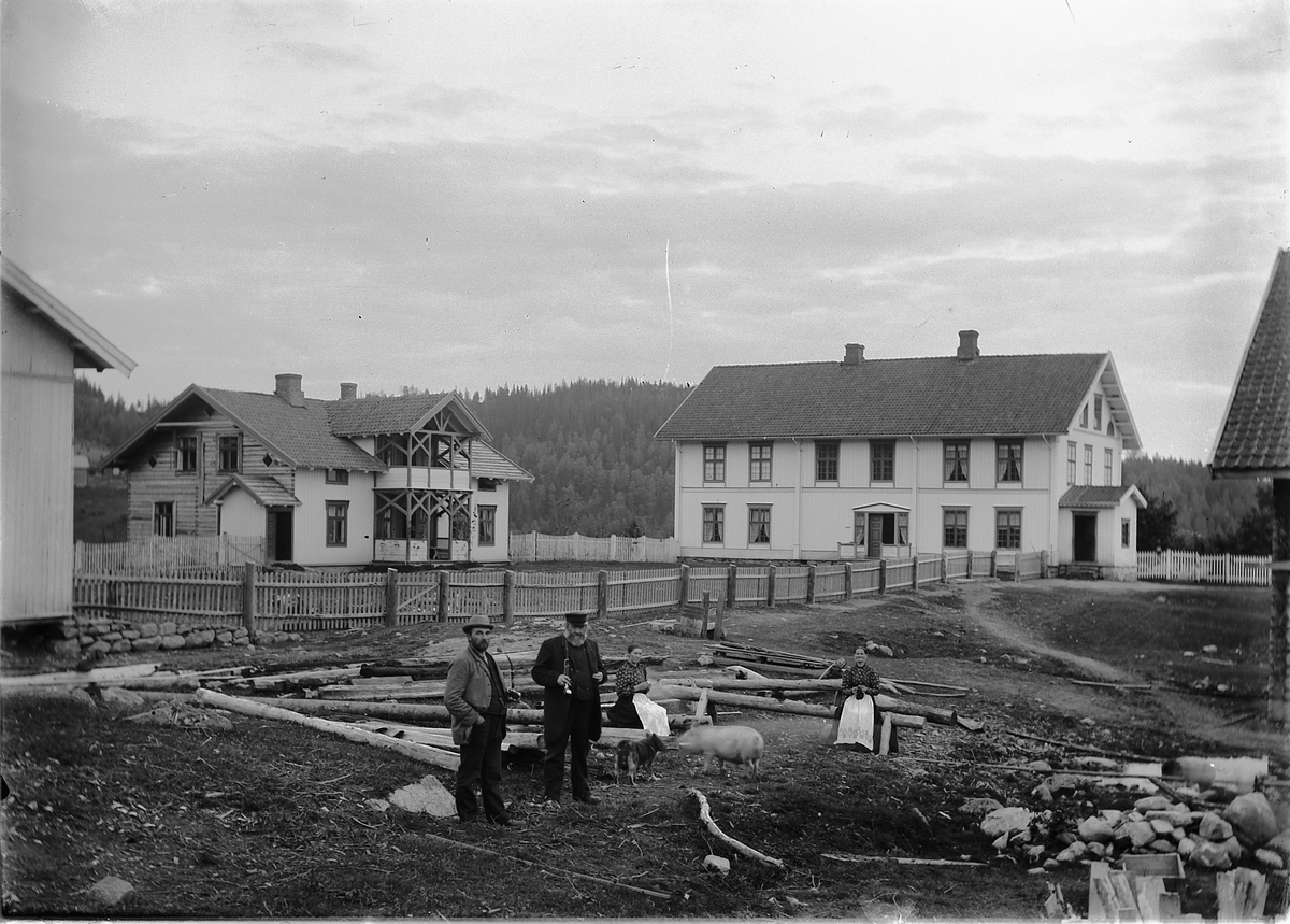 Kristoffer Horne, Gruppe mennesker på Sæther gård på Brøttum i Ringsaker.