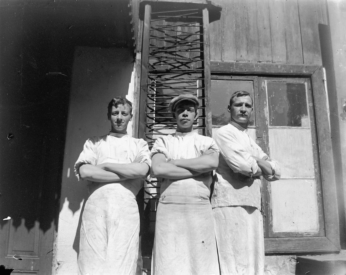 Johs. (Johannes) Johannessen, Bakere,ukjente, O.Johannessen baker og konditori, Strandgata 15, Hamar