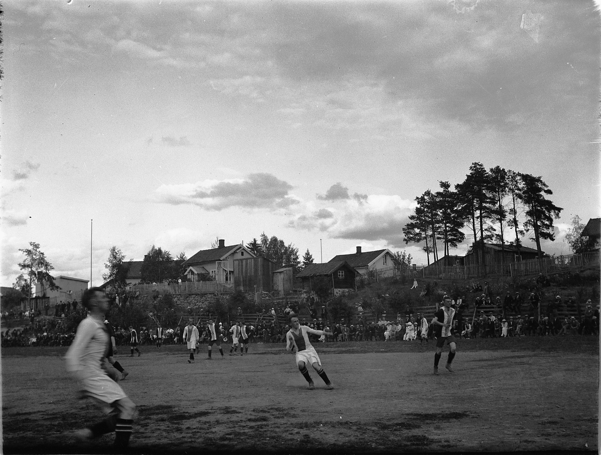 Ragnvald Andersen, Fotballkamp på Utstillingsplassen i Hamar.