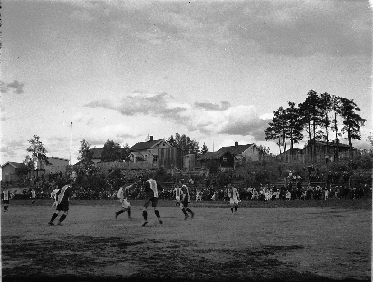 Ragnvald Andersen, Fotballkamp på Utstillingsplassen i Hamar.