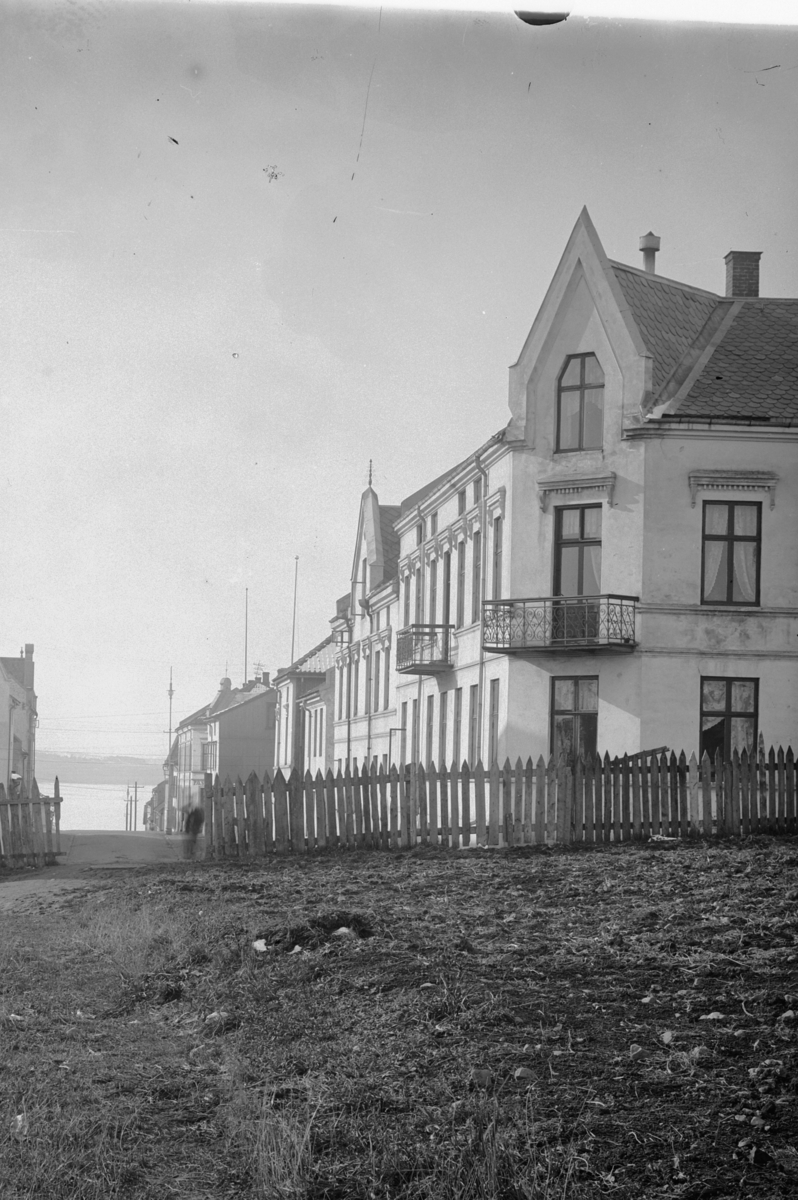 Hans Emil Erichsen, Håkonsgate 44 i Hamar.