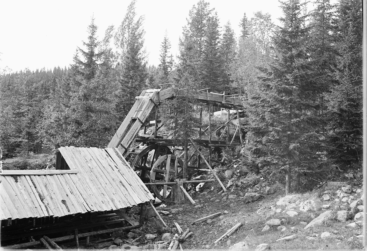 Simen Baardseth, Eksteriør, skog. Oppgangssag, vannkraft.