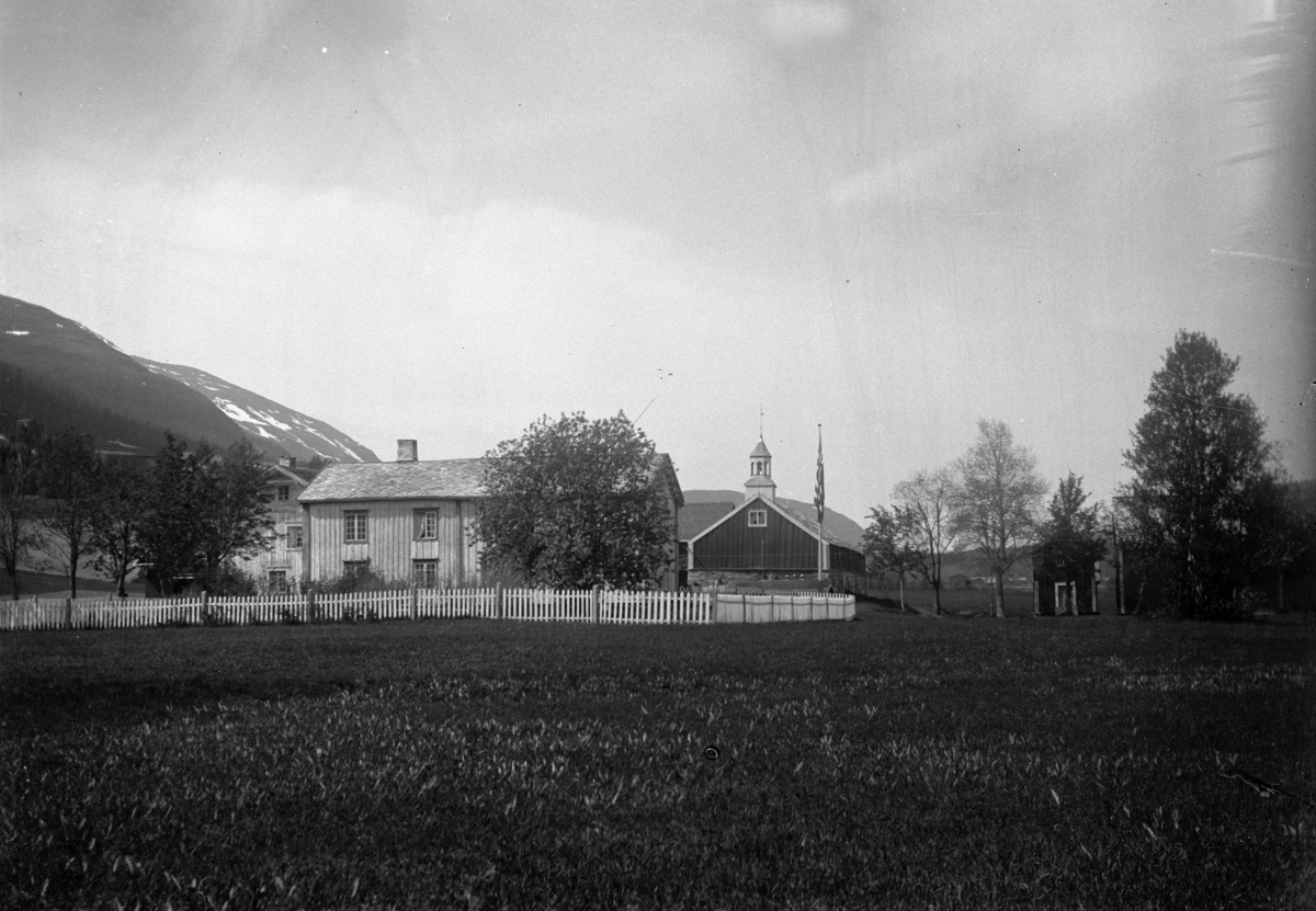 Johannes Larsen Alhaug, Ukjent gård.